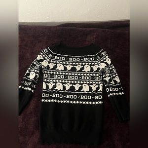 Super cute ghost sweater, with 3/4 sleeves. Size small. Only worn 2 times